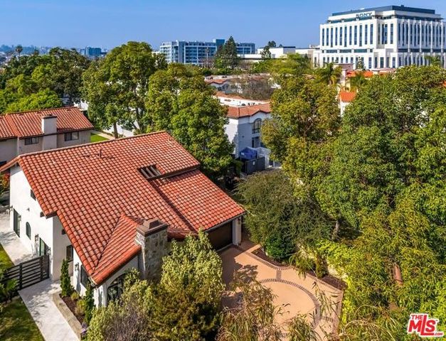 10701 Hepburn Circle, Culver City, CA 90232