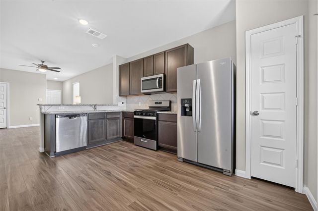 954 Luke Darrell Drive, Rosharon, TX 77583