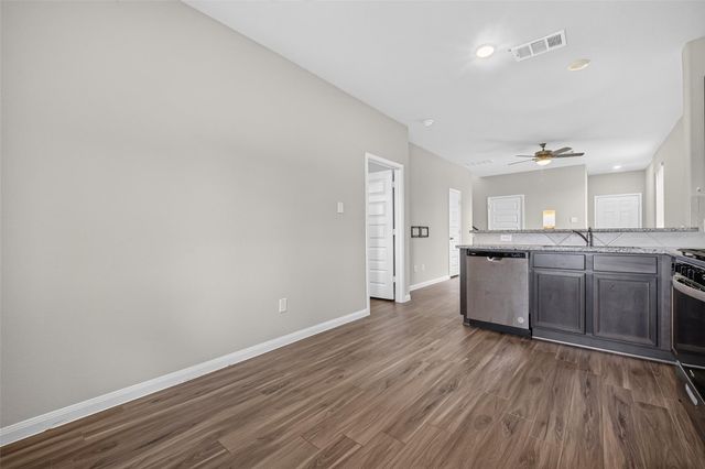 954 Luke Darrell Drive, Rosharon, TX 77583