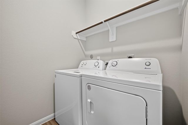 954 Luke Darrell Drive, Rosharon, TX 77583