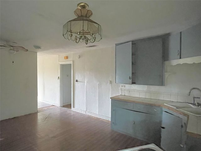 802 Gardner Drive, Palestine, TX 75803