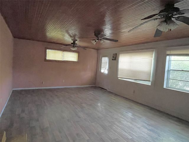 802 Gardner Drive, Palestine, TX 75803