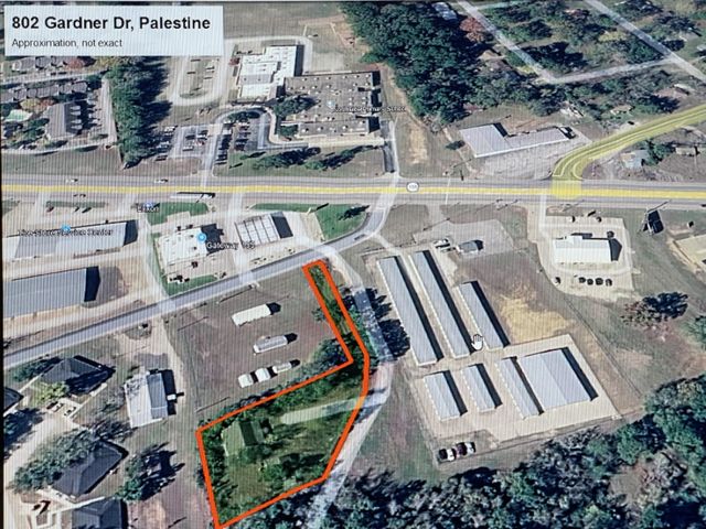 802 Gardner Drive, Palestine, TX 75803