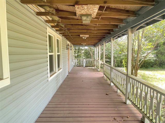 802 Gardner Drive, Palestine, TX 75803