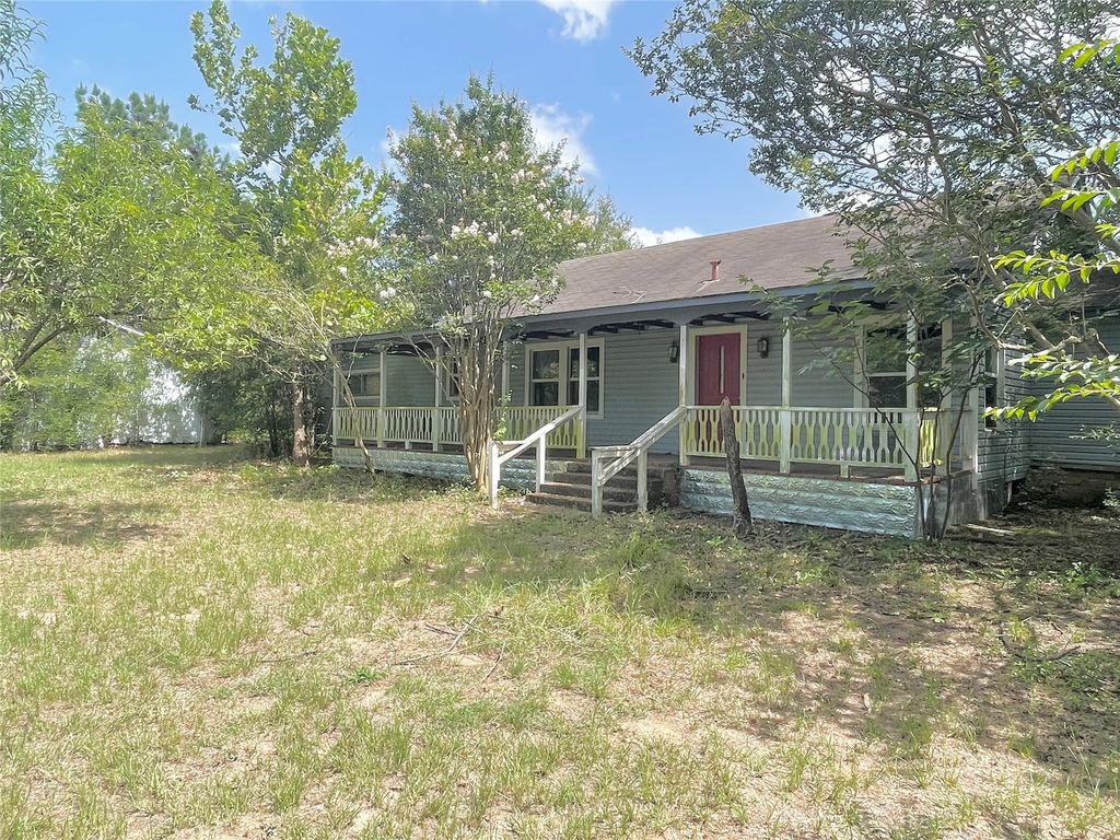 802 Gardner Drive, Palestine, TX 75803