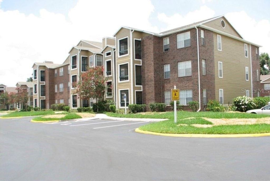 4225 THORNBRIAR LANE 305, Orlando, FL 32822