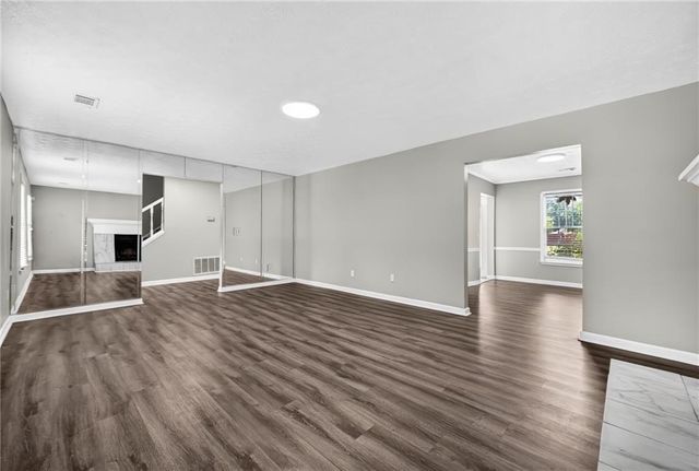 1591 Willow Bend Way, Snellville, GA 30078
