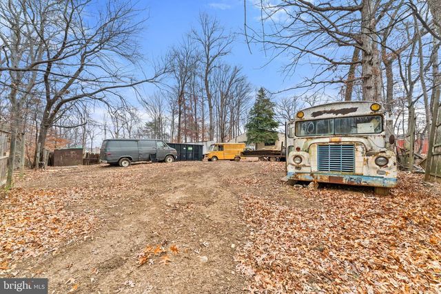 8906 HOOES RD, Lorton, VA 22079