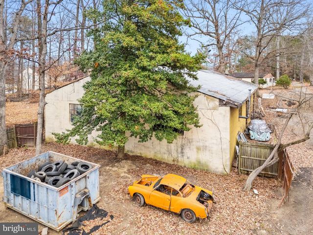 8906 HOOES RD, Lorton, VA 22079