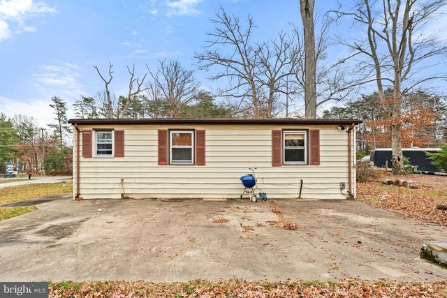 8906 HOOES RD, Lorton, VA 22079