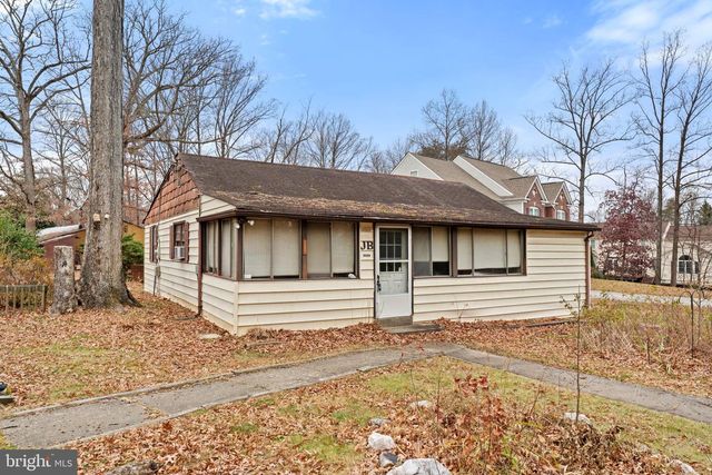 8906 HOOES RD, Lorton, VA 22079