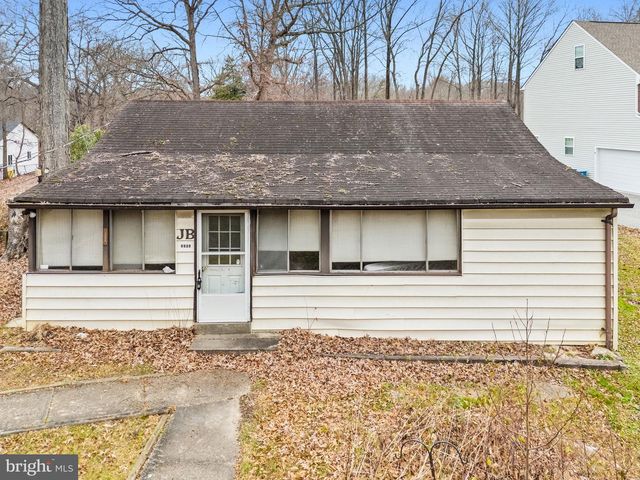 8906 HOOES RD, Lorton, VA 22079