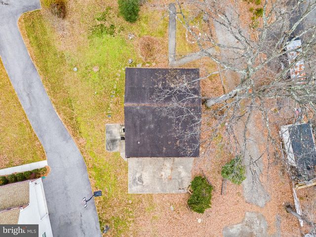 8906 HOOES RD, Lorton, VA 22079