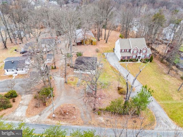 8906 HOOES RD, Lorton, VA 22079