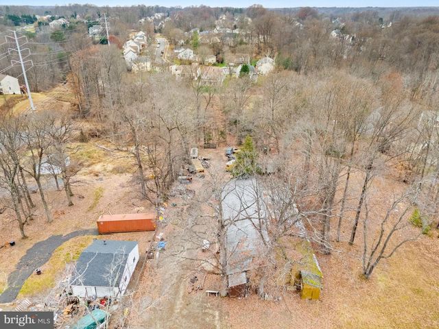 8906 HOOES RD, Lorton, VA 22079