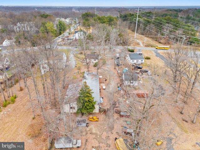 8906 HOOES RD, Lorton, VA 22079