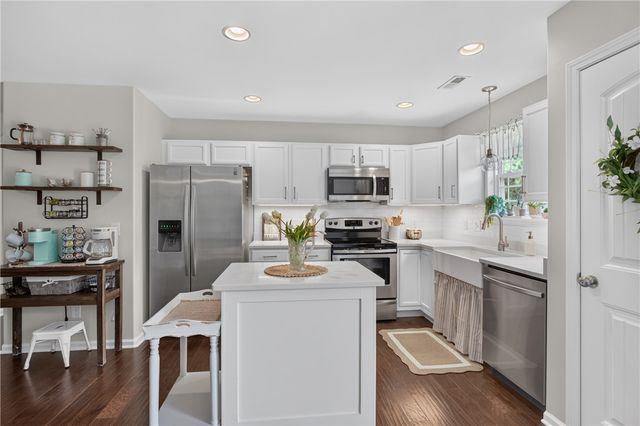 309 S Stonegate Drive, Seneca, SC 29678