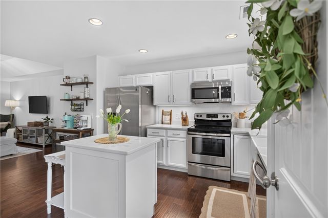 309 S Stonegate Drive, Seneca, SC 29678