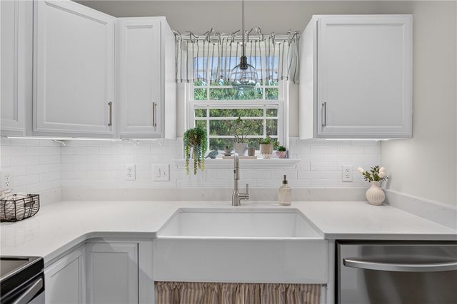 309 S Stonegate Drive, Seneca, SC 29678