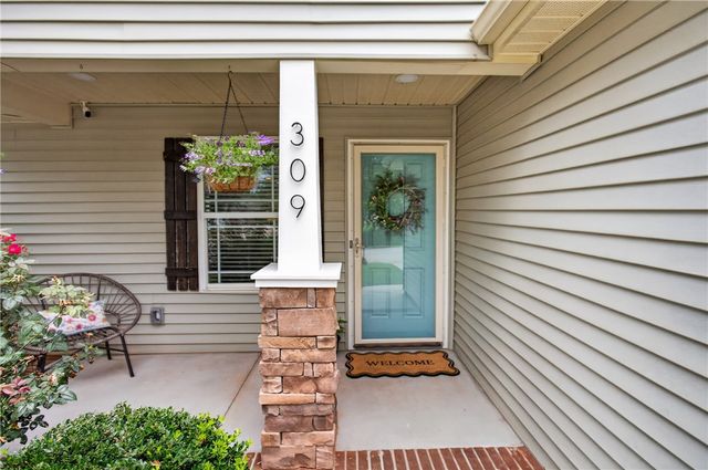 309 S Stonegate Drive, Seneca, SC 29678