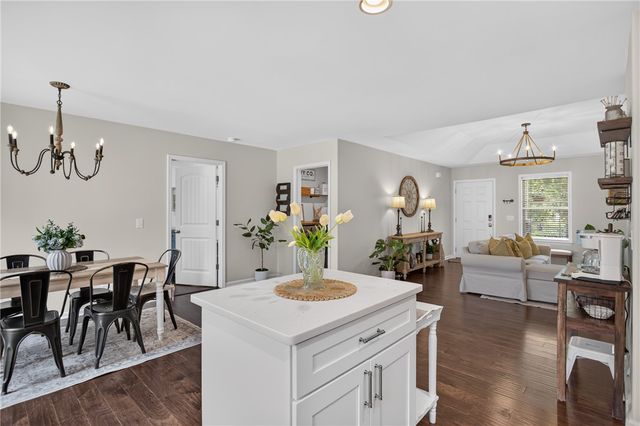 309 S Stonegate Drive, Seneca, SC 29678