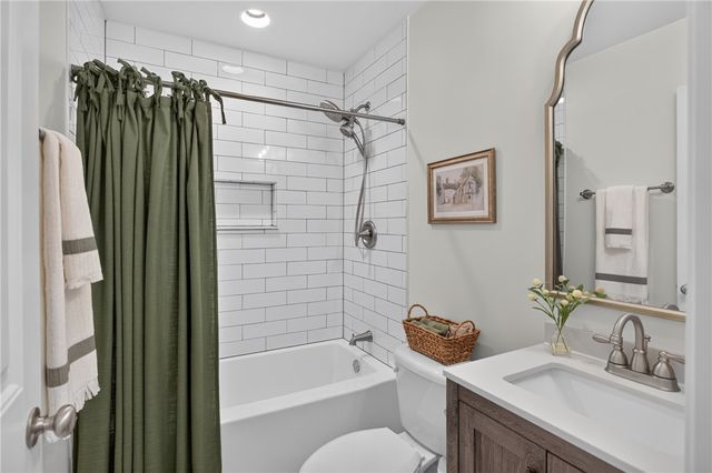 309 S Stonegate Drive, Seneca, SC 29678