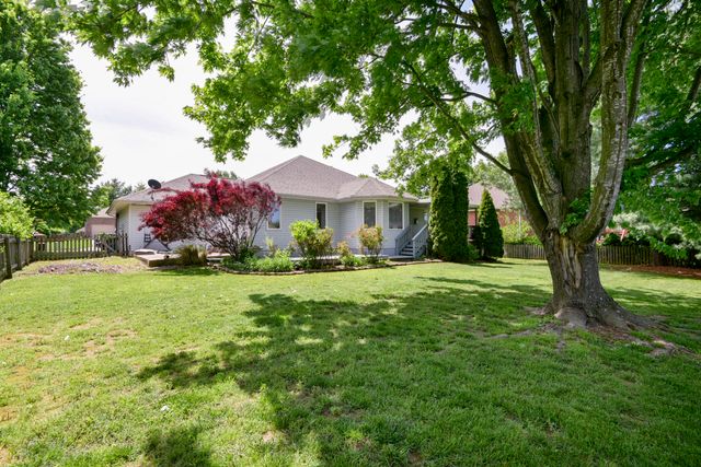 1603 E Bingham Street, Ozark, MO 65721