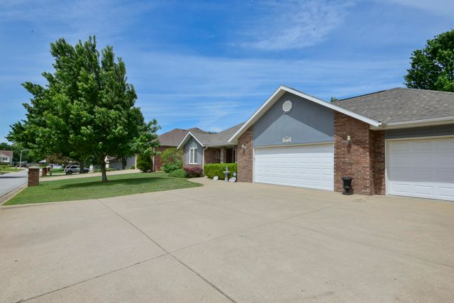 1603 E Bingham Street, Ozark, MO 65721