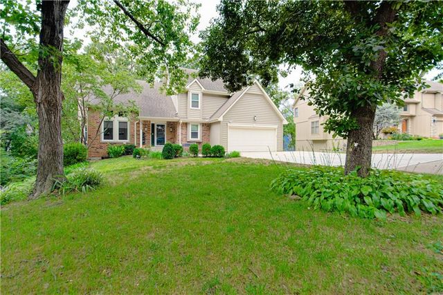 13723 W 75th Place, Lenexa, KS 66216