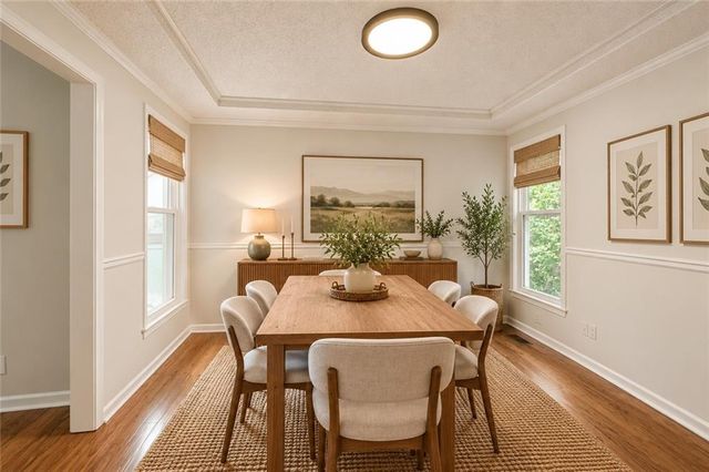 13723 W 75th Place, Lenexa, KS 66216