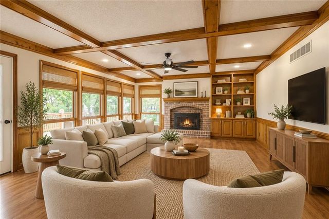 13723 W 75th Place, Lenexa, KS 66216