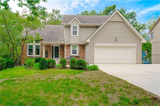 13723 W 75th Place, Lenexa, KS 66216
