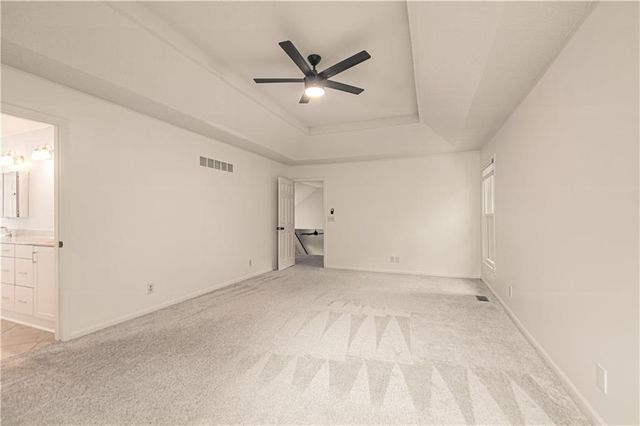 13723 W 75th Place, Lenexa, KS 66216