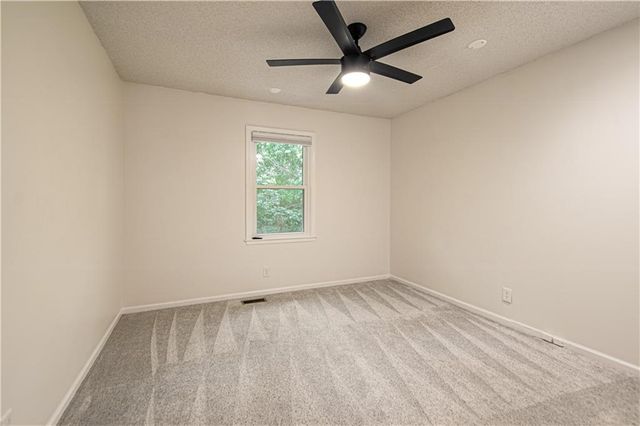13723 W 75th Place, Lenexa, KS 66216