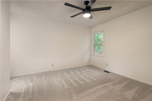 13723 W 75th Place, Lenexa, KS 66216