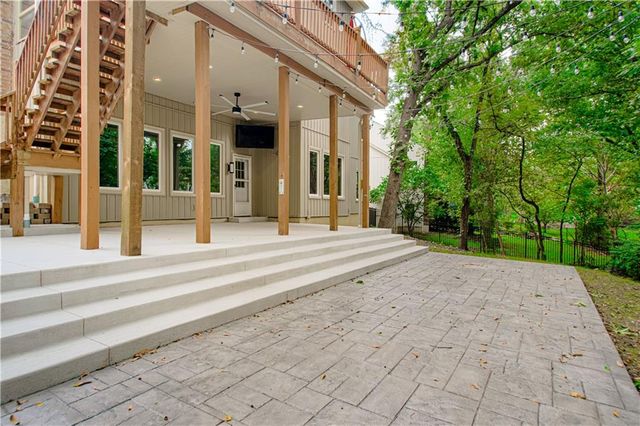13723 W 75th Place, Lenexa, KS 66216