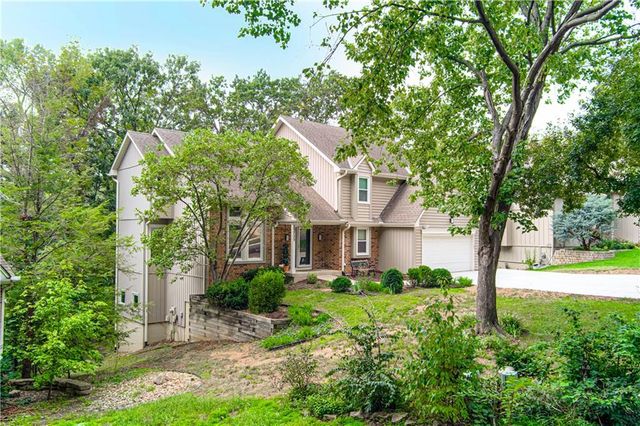 13723 W 75th Place, Lenexa, KS 66216