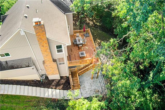 13723 W 75th Place, Lenexa, KS 66216