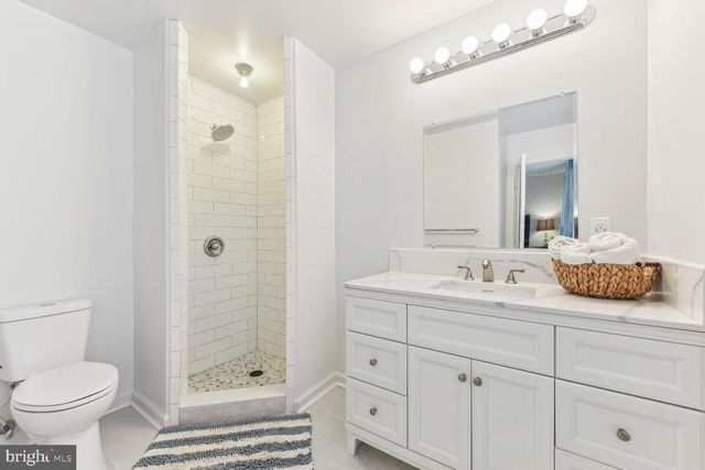 6719 BARON RD, Mclean, VA 22101