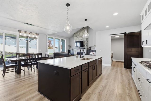 2640 S Summit Estates Dr, Greenacres, WA 99016