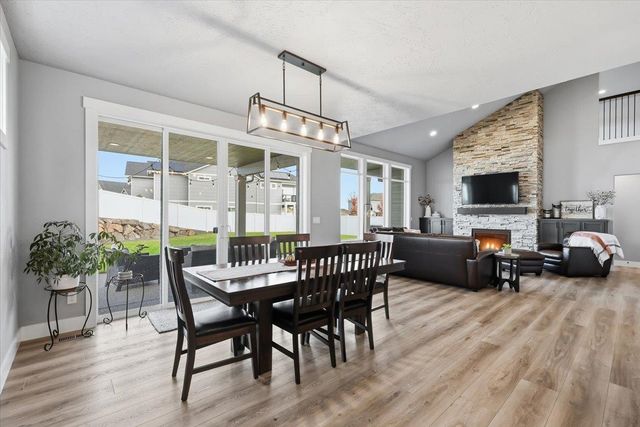2640 S Summit Estates Dr, Greenacres, WA 99016