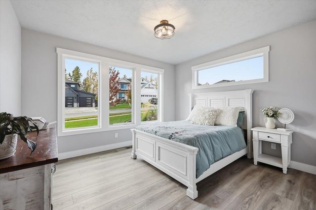 2640 S Summit Estates Dr, Greenacres, WA 99016