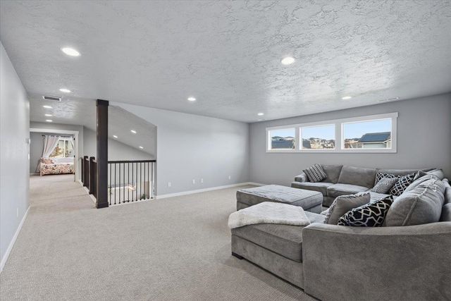 2640 S Summit Estates Dr, Greenacres, WA 99016