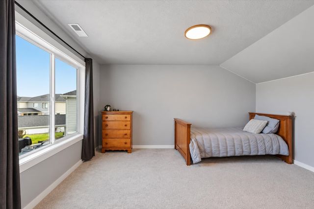 2640 S Summit Estates Dr, Greenacres, WA 99016