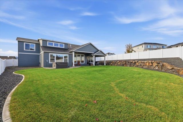 2640 S Summit Estates Dr, Greenacres, WA 99016