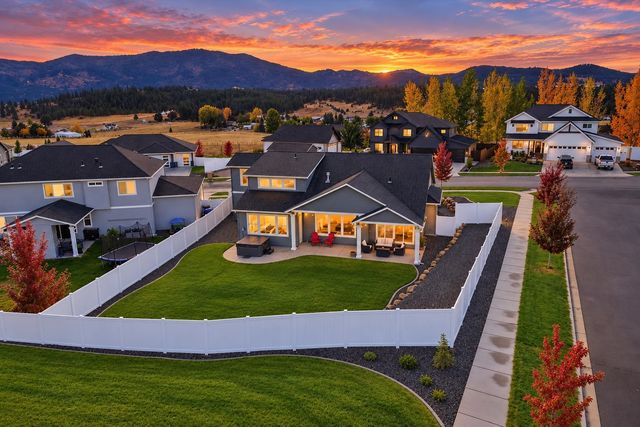 2640 S Summit Estates Dr, Greenacres, WA 99016