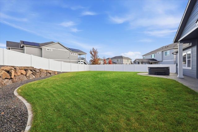 2640 S Summit Estates Dr, Greenacres, WA 99016