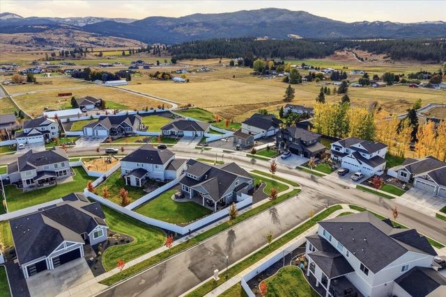 2640 S Summit Estates Dr, Greenacres, WA 99016
