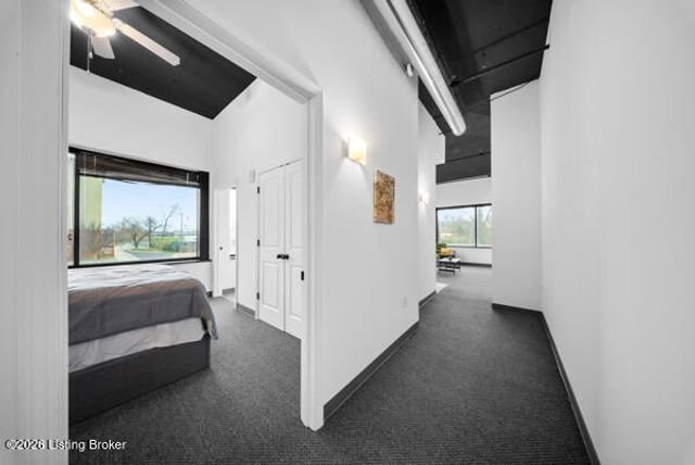 1031 Zorn Ave, Louisville, KY 40207