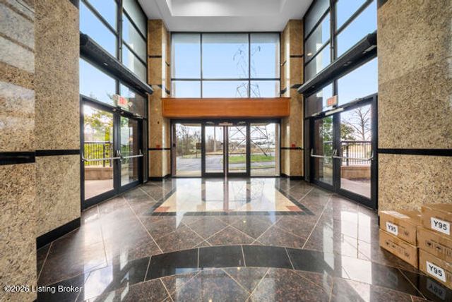 1031 Zorn Ave, Louisville, KY 40207